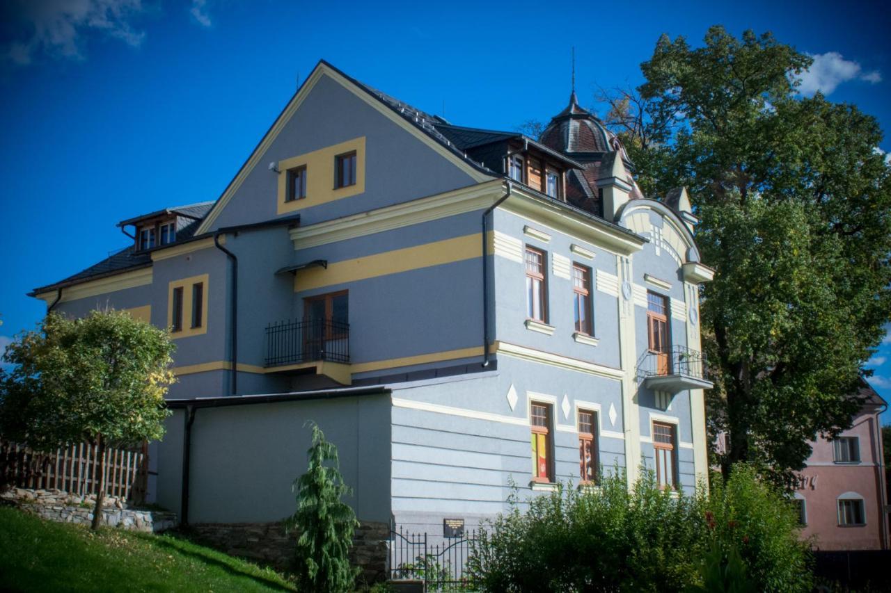 Penzion U školy Staré Město Exteriér fotografie